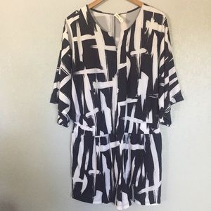 Lucy Athletics Unhindered Romper Size Large